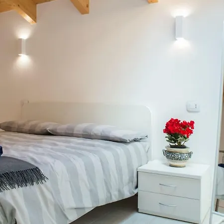 Apartment Newcastle Sul Lario Box Como Lake Mandello del Lario